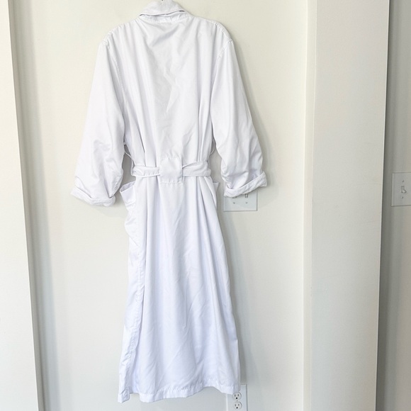 The Ritz Carlton White Presidential Robe O/S - Picture 5 of 8
